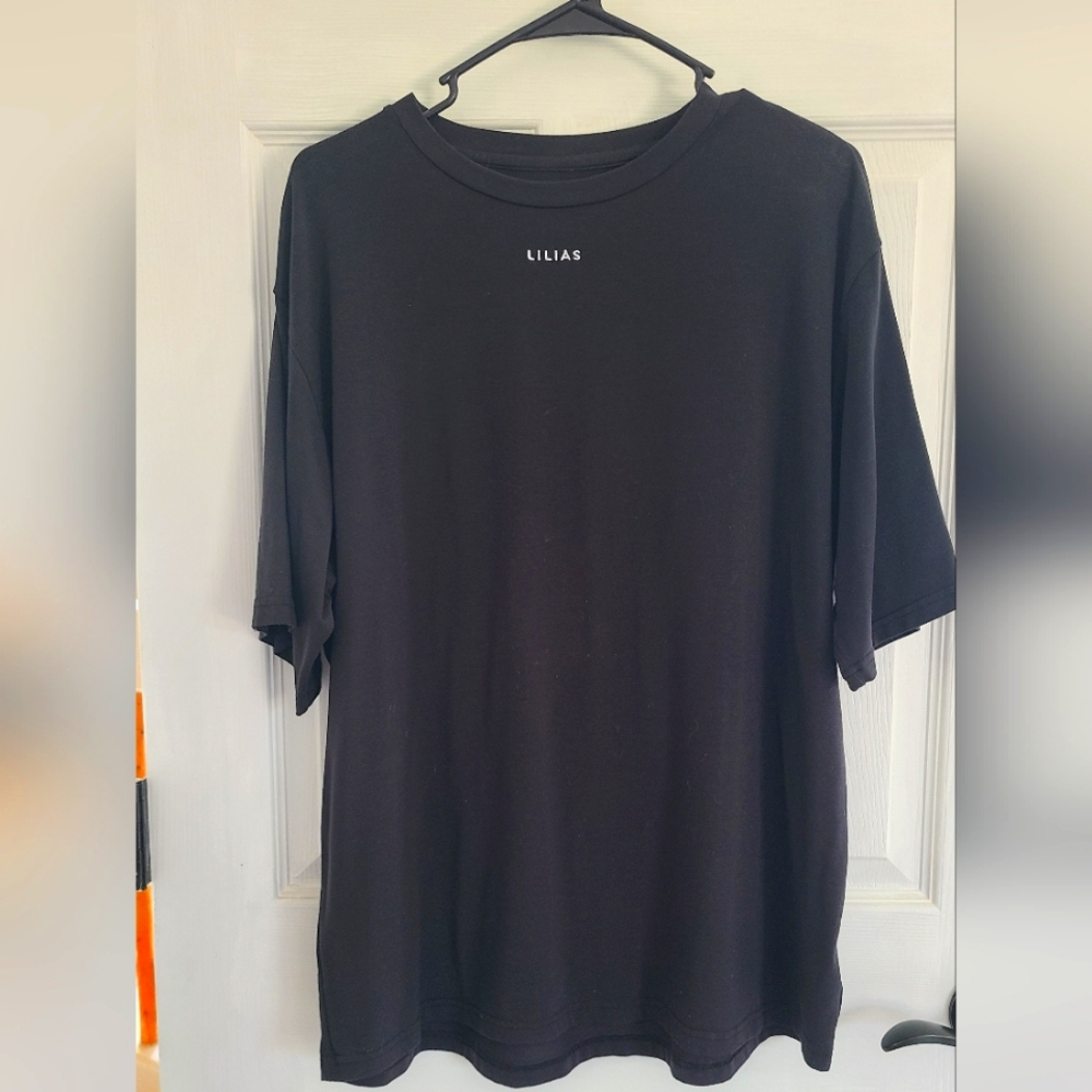 LILIAS Oversized Tee
